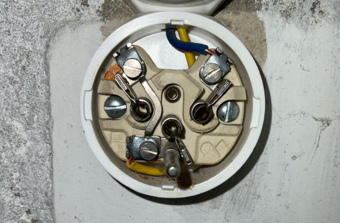 Steckdose Schema III Nullung